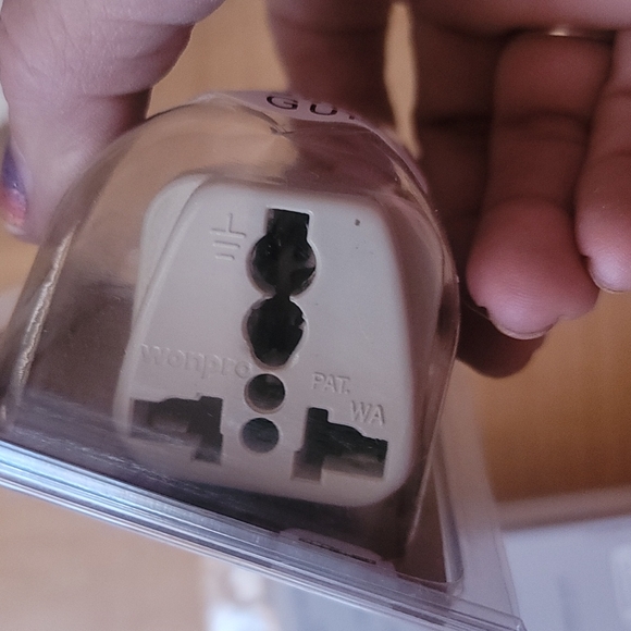 Grounded adapter plugs - Picture 4 of 5